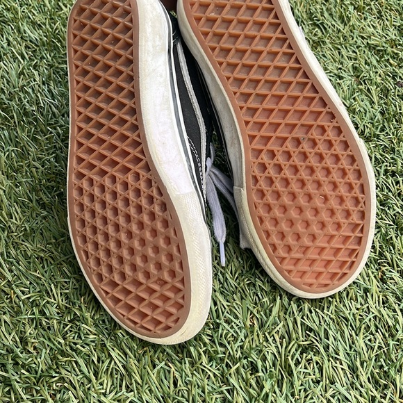 Vans skateboard shoes. - Picture 4 of 5